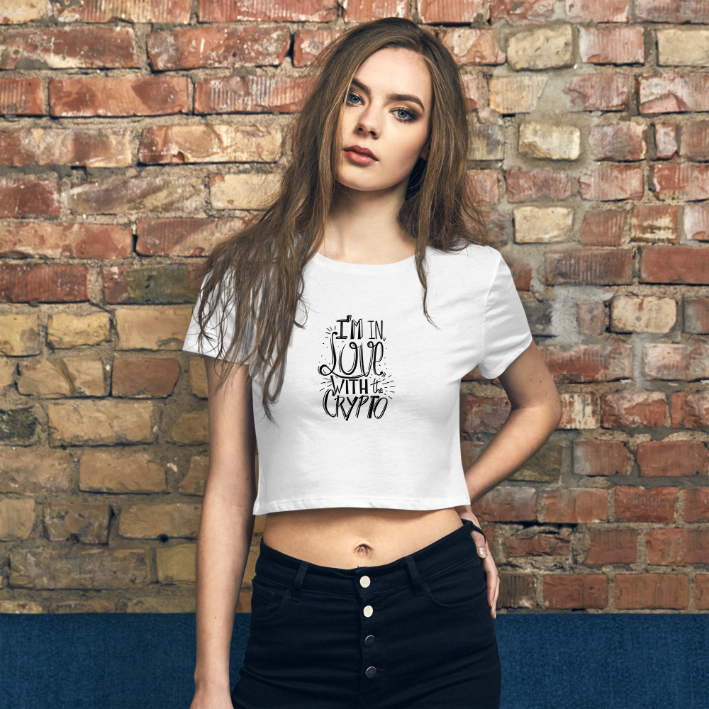 I’m in Love with Crypto – Women’s Crop Tee