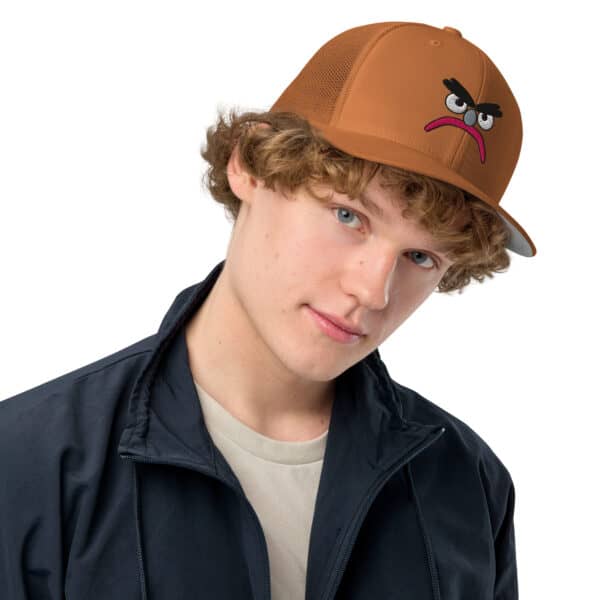 Bitty - Closed-back trucker cap
